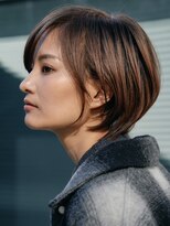エリマ 横浜西口(elima)&nbsp;横浜西口顔周りレイヤーカットくびれヘア切りっぱなしボブ30代