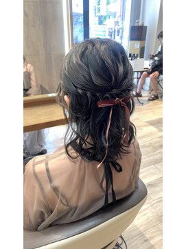 ローグ(Logue) ふわふわハーフアップ