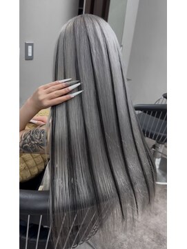 エミーバイモアムー(Emmie byMoremuu) 【Ryuki】ホワイトシルバー