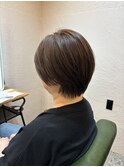 丸みショートヘア アッシュベージュ ショート 40代 50代