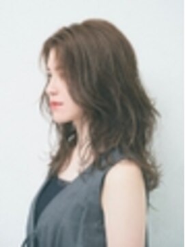 ジュール サウス 新宿南口(Joule South) 無造作風ウェーブのふわミディ【新宿】