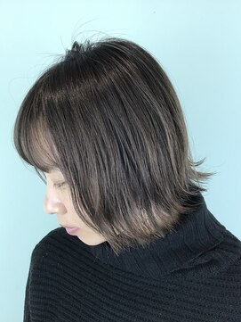 トレパルッキエーレ(tre parrucchiere) ［-tre-］王道シンプル外はねボブ