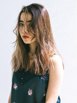 ファーナ(fana)の写真/こだわり大人女性に喜ばれる上質ストレート☆潤いある質重視の仕上がりは、品格ワンランクUP！