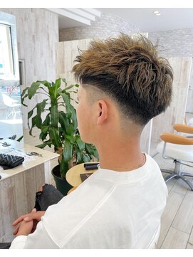 ラグ(RAG) 束感ショート×フェード刈り上げ×ハイライト　by副店長　伊藤