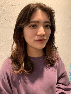 ソレイユ シンサカエ(SOLEIL SHINSAKAE) センターパートでおしゃれ♪ベージュ×インナーパープル☆