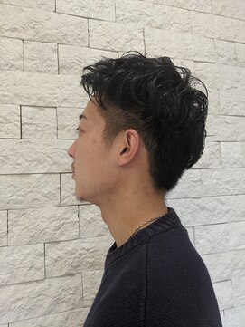 ラヴリア カミツ(LOVERIA KAMITSU) メンズパーマ