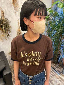 マァロ(malo.) 黒髪ぷつんとボブ