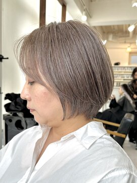 ハーツ(Heart's) 白髪ぼかし×くびれショートボブ 脱白髪染め 白髪活かし