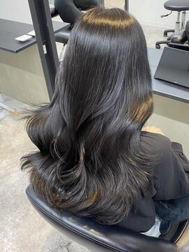 スティル カラン(STILL calin) グレージュカラー×レイヤーカット