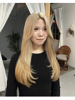 髪屋 紬 レイヤーカット/顔周りレイヤー/ベージュカラー/ハイトーン