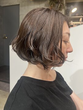 ファロー(furrow) 前下がりボブ