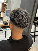 Men's salon Swell 成田店 Men'sパーマ/Men'sカット/眉毛【メンズサロン スウェル】&nbsp;ツイストパーマ×ホワイトメッシュ[#成田 #MEN'S #メンズサロン]