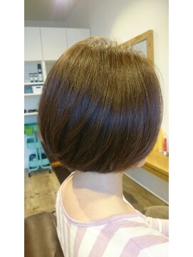 小さな美容室 ハナ(hana) ちょこっと緑色加えた、オシャレなマッドアッシュスタイル☆