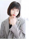 ダークカラーのモードボブスタイル