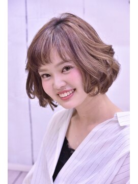 ヘア イノウエ HAIR INOUE やわらかベージュボブ・立体感カラー