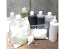 当店が使用する髪質改善の薬剤は原料もしくは原料濃度に近い高濃度の薬剤を厳選して使用しております。