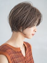 スッキリとしたシンプルなオトナショート2