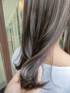 レイリー(LAiLy) 外国人風ハイライト　ブリーチ