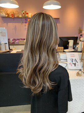 アヴァンス 北花田店(AVANCE) 【#筋感ハイライト】×ベージュシルバー×ケアブリーチ