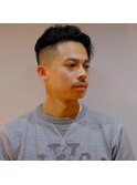 スーツにもカジュアルにも合うティアドロップ