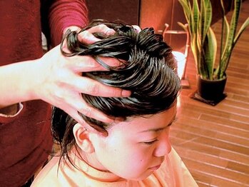 ルームオブヘアー(Room of hair)の写真/2025年の最後を飾る♪冬の乾燥で異常事態に…カサカサパサパサな頭皮と髪を癒しの和・炭酸スパが整えます♪