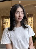 オリーブグレージュ 外ハネミディアム 顔周りカット