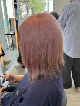 インク サカエ(inq sakae) ピンクベージュ/外はねミディアム