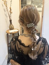 アトムテ(atomte)&nbsp;ハイトーンのルーズな編み下ろし＊