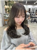 ぱっつん前髪 ミディアムレイヤー 内巻きレイヤー 