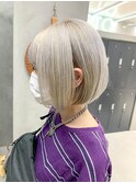 前下がりボブ、ホワイトブロンド、プラチナブロンド