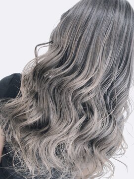 ラビス クローバー(Lovis clover) Aラインボブ/ドレスヘア/バレイヤージュ