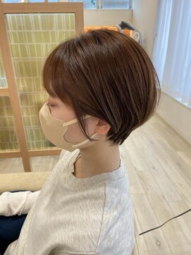 アドラーブル 女池店(adorable) 20代30代40代艶感ピンクベージュ耳掛けショート