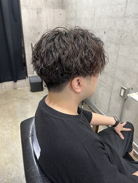 アイフィ(iFY) センターパート×ツイストスパイラルパーマ