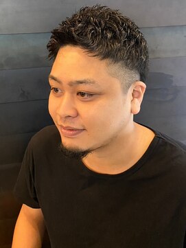 ディスイズバーバーサード(THIS IS BARBER 3rd) ツーブロック　アップバング　メンズショート　30代40代