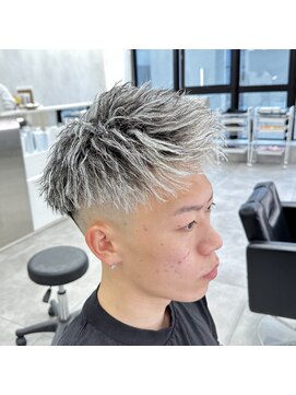 ルースト 西院店(ROOST) ツイストパーマ/ホワイトハイライト/ツーブロック