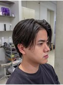 自然な毛流れでラフにキマるセンターパート×ニュアンスパーマ