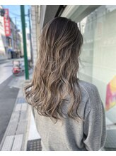 【バレイヤージュ】「全部染めるのは嫌だけど…外国人風に筋感のあるパキッとした髪色にしたい！」