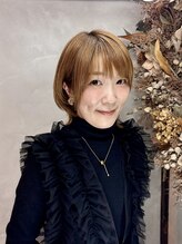 スタイリスト【柴崎真紀乃】　大人女性支持率Ｎｏ．1　大人女性の洗練されたスタイルが得意です♪