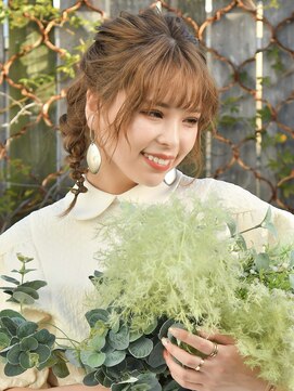 ロアーヘアーリム(RAWR hair RIM) 【RAWR】大人可愛い　編みおろし×ゆるふわ