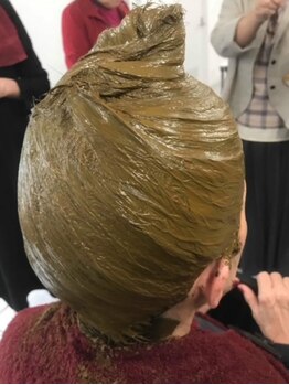 キャリコヘアーワークス(CALICO Hair Works)の写真/【行田/ヘナ専門店】全国3％の希少な国産ヘナ×自社開発ケア。本物志向の大人女性へ贈る至福の艶髪