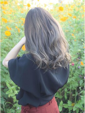 ゴールドウッドペッカー(Gold ｗoodpecker) バレイヤージュ×グレイパール