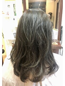 キー(key) グレージュ