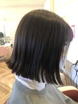 ラプトヘア リタ(Rapt. Hair Rita)&nbsp;前下がりの切りっぱなしボブ/30代/40代/50代/グレージュカラー