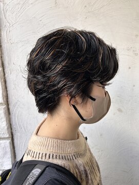 ロイジー(roijir) 【表参道 roijir】ハイライトカラー×ショートパーマ