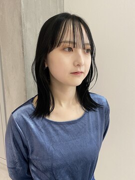 ヨーク(YOKE) 【YOKE】ブルーブラック/顔まわりレイヤー/艶髪/グレーアッシュ