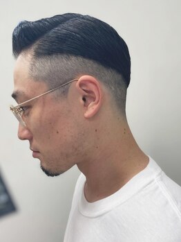 オアゾバーバー(OAZO BARBER)の写真/顔周りのケアや眉カットなど、男の身だしなみをトータルサポート！肌のトーンを整えて清潔感溢れる印象に。