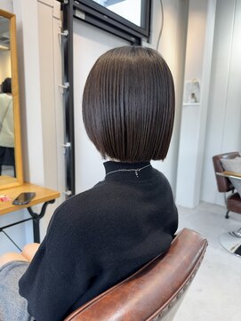 ロカ 表参道(loka) ミニボブ[表参道/ブリーチ/ハイライト]Mai