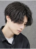 サーフカール黒髪センターパートフェザーショート波打ちパーマ