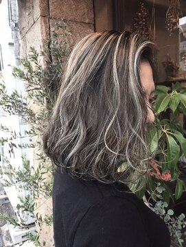 シ オリエンテ(ci OriEnte.) 【ci OriEnte.】ハイコントラストグレーカラー