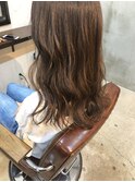《eTONe》ふわふわロングの栗色カラー